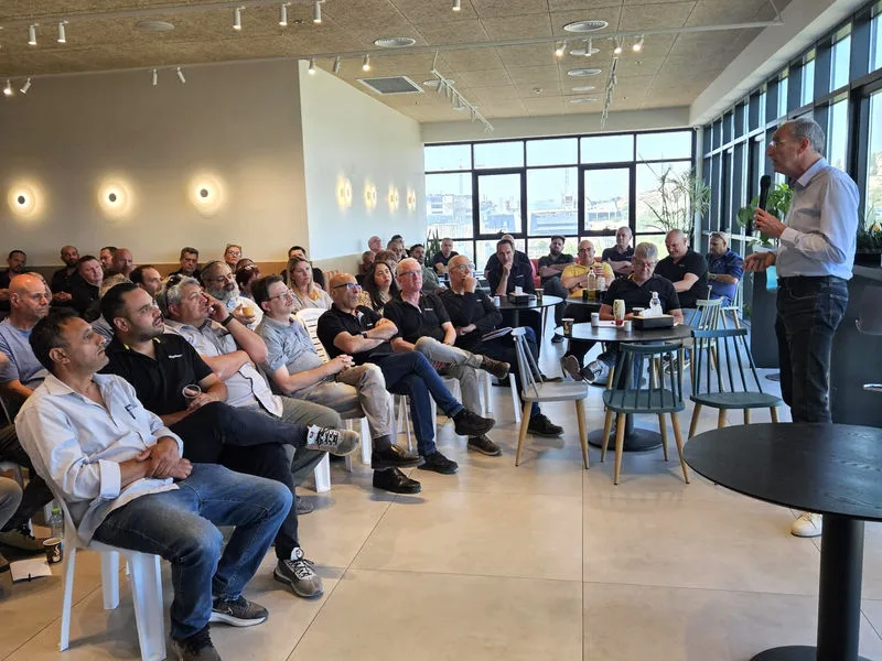 דרור גיל בכנס AI